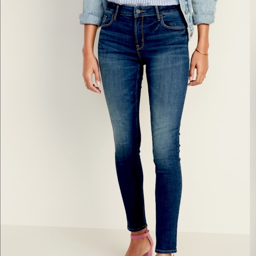 Mid-Rise Rockstar (Regular) Skinny Jeans